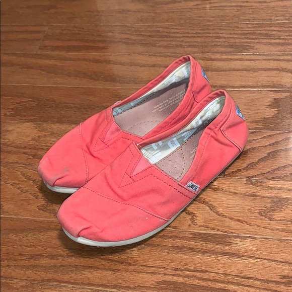 Red toms slip ons - Picture 1 of 1